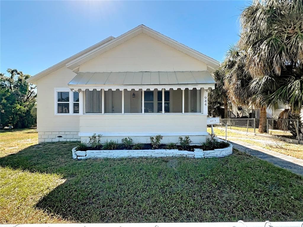 944 18TH AVENUE S ST PETERSBURG, FL 33705