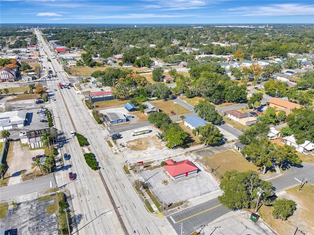 305 & 309 W MEMORIAL BOULEVARD LAKELAND, FL 33801