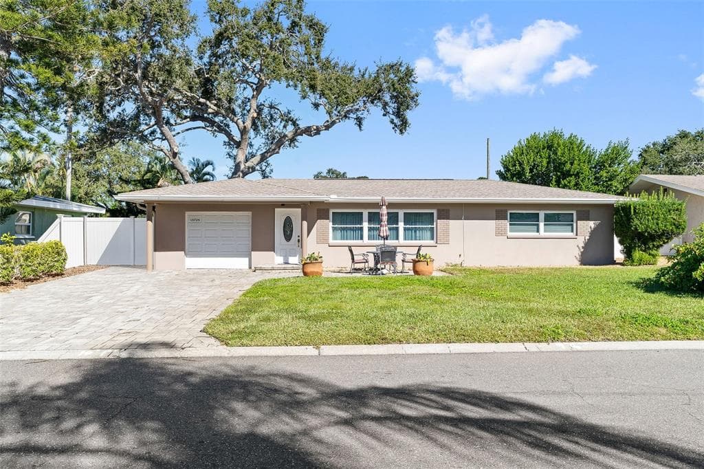 13725 BERMUDA DRIVE SEMINOLE, FL 33776