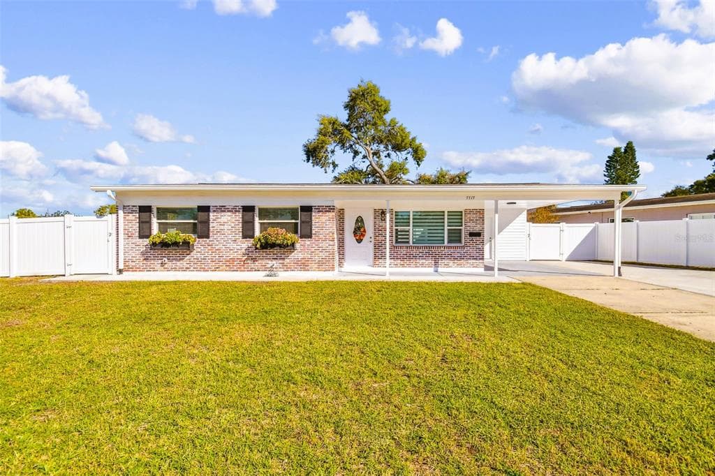 7717 W POWHATAN AVENUE TAMPA, FL 33615