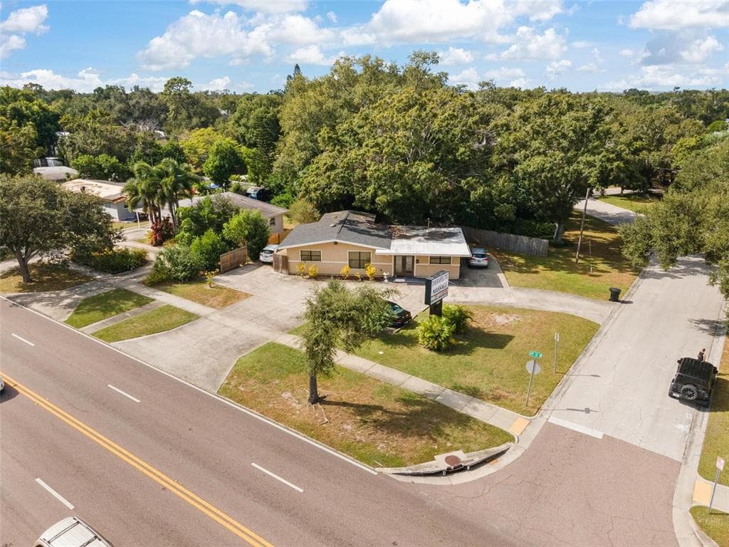 4900 33RD AVENUE N ST PETERSBURG, FL 33710