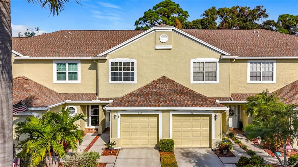 11142 KAPOK GRAND CIRCLE ST PETERSBURG, FL 33708