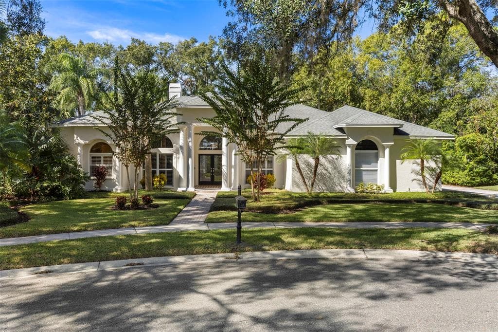 5048 WESLEY DRIVE TAMPA, FL 33647
