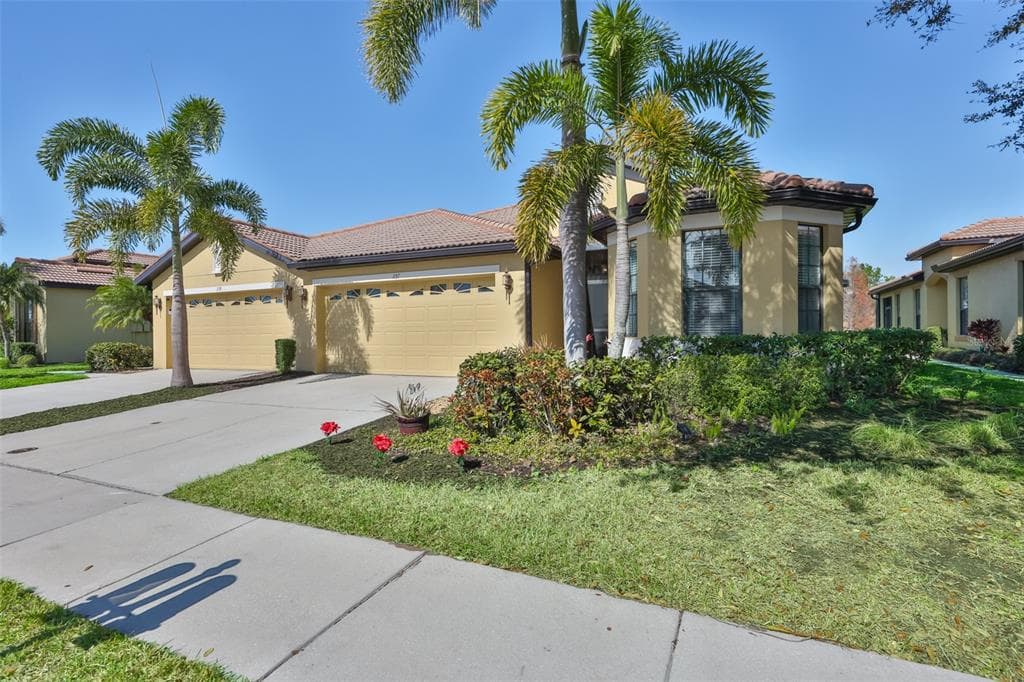 237 MYSTIC FALLS DRIVE APOLLO BEACH, FL 33572