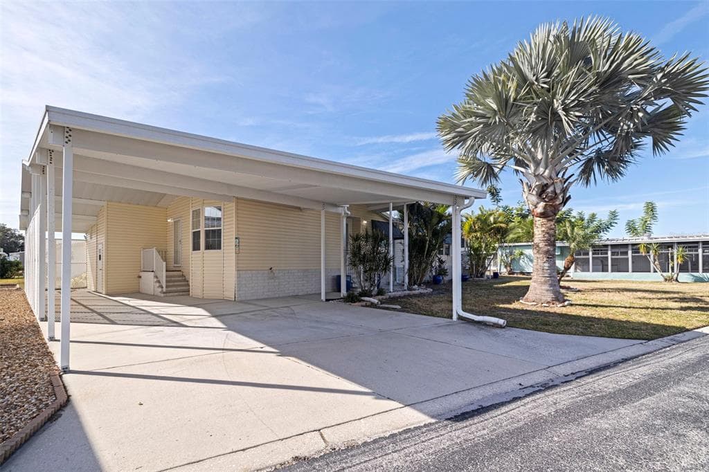9790 66TH STREET N UNIT 321 PINELLAS PARK, FL 33782