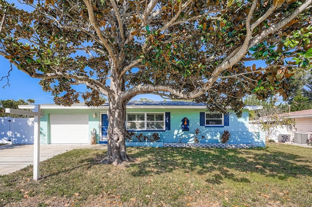 11373 110TH AVENUE LARGO, FL 33778