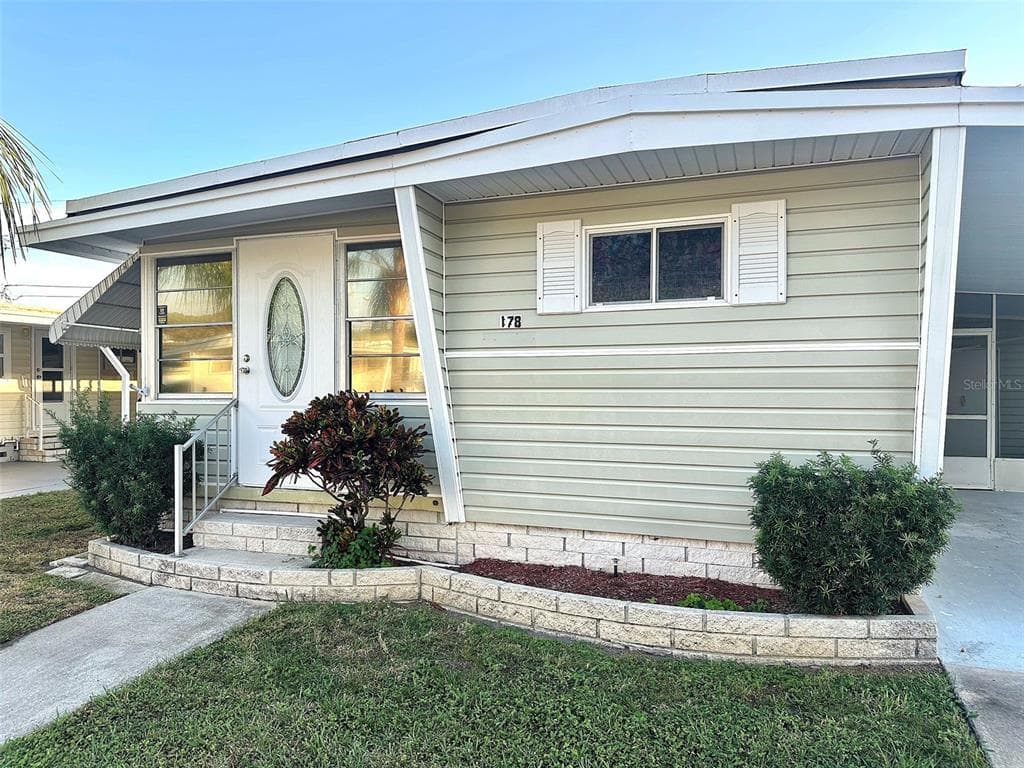 2000 E BAY DRIVE UNIT 178 LARGO, FL 33771