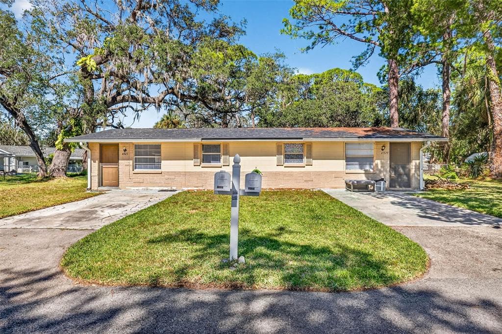 4925 LADYFISH COURT NEW PORT RICHEY, FL 34652