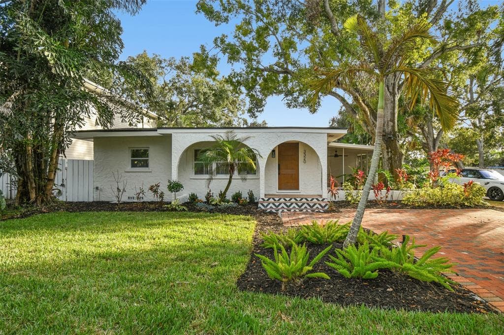 3320 W VILLA ROSA STREET TAMPA, FL 33611