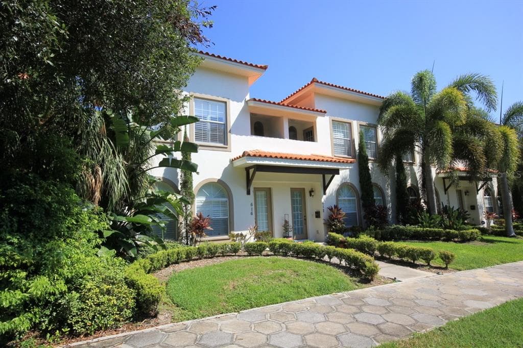 616 2ND STREET N UNIT 5 ST PETERSBURG, FL 33701