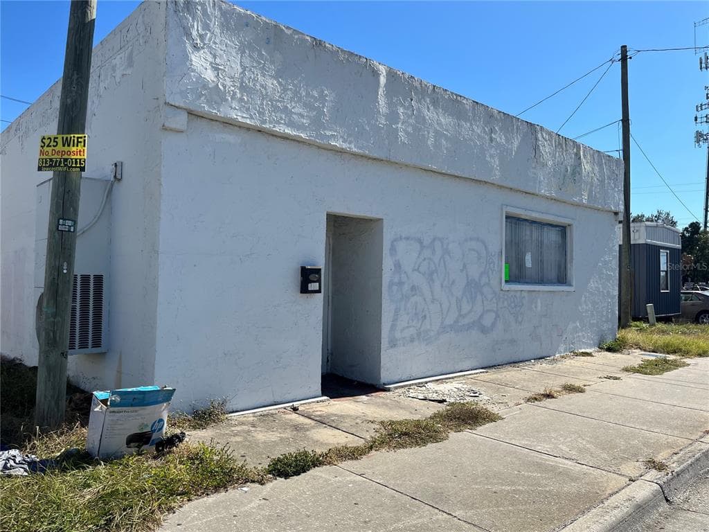 8319 N NEBRASKA AVENUE TAMPA, FL 33604
