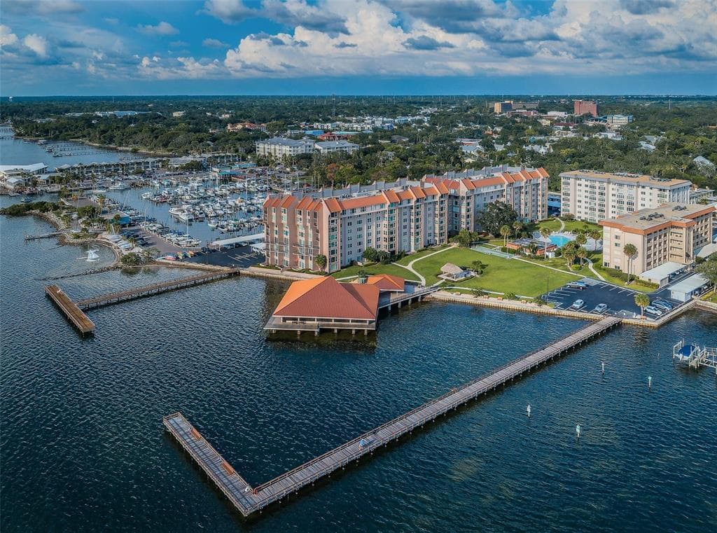 632 EDGEWATER DRIVE UNIT 433 DUNEDIN, FL 34698