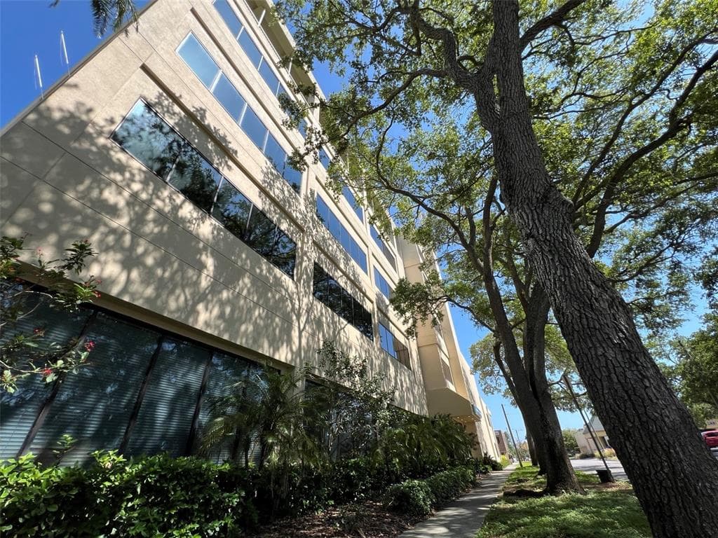 1255 CLEVELAND STREET UNIT 400 CLEARWATER, FL 33755