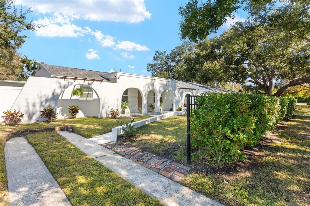 4109 W BAY COURT AVENUE TAMPA, FL 33611