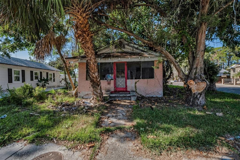 431 GRAND BOULEVARD TARPON SPRINGS, FL 34689
