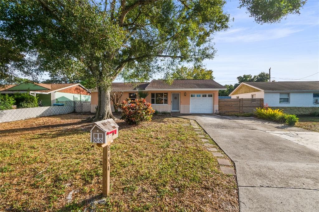 8454 ROSE TERRACE SEMINOLE, FL 33777