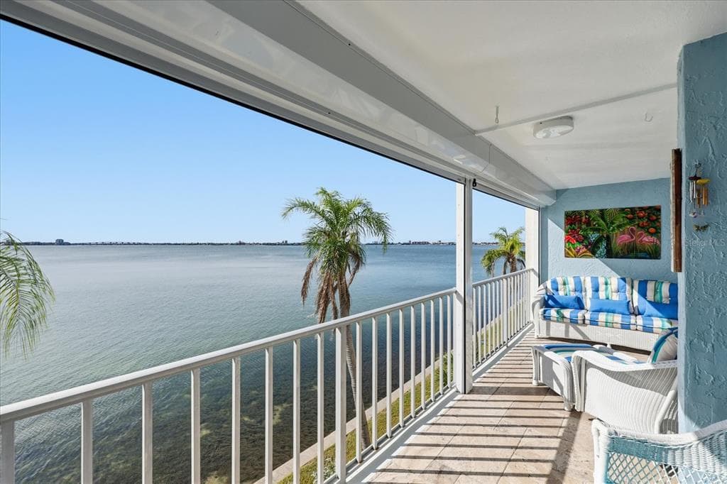 6060 SHORE BOULEVARD S UNIT 203 GULFPORT, FL 33707