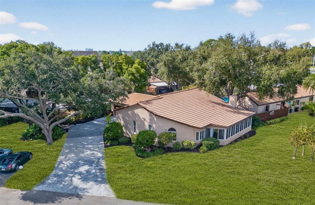 1620 PELICAN CREEK CROSSING ST PETERSBURG, FL 33707