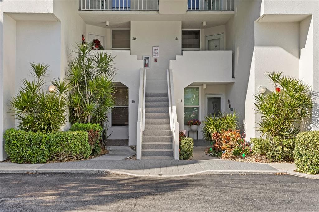 5279 ISLA KEY BOULEVARD S UNIT 211