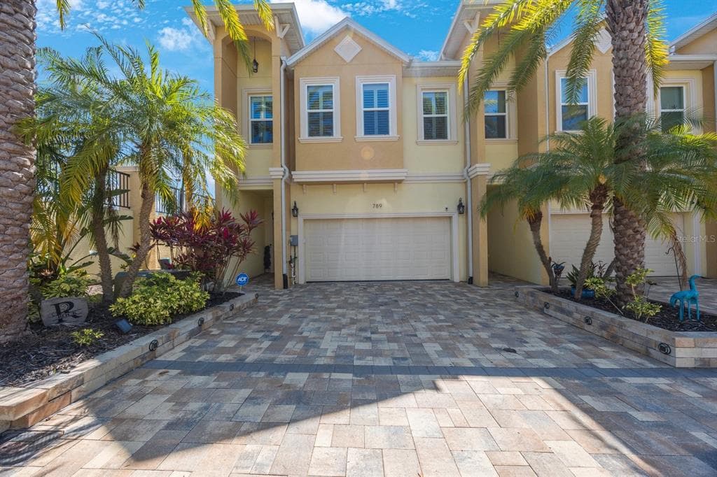 789 GRAND CYPRESS LANE TARPON SPRINGS, FL 34689