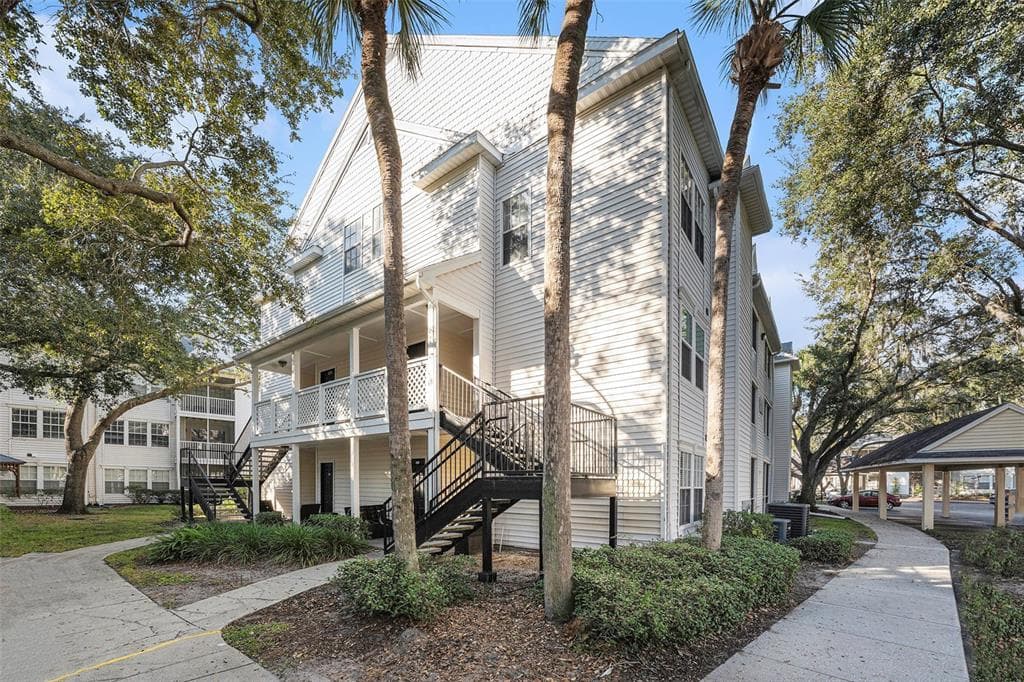 3270 HAVILAND COURT UNIT 301 PALM HARBOR, FL 34684