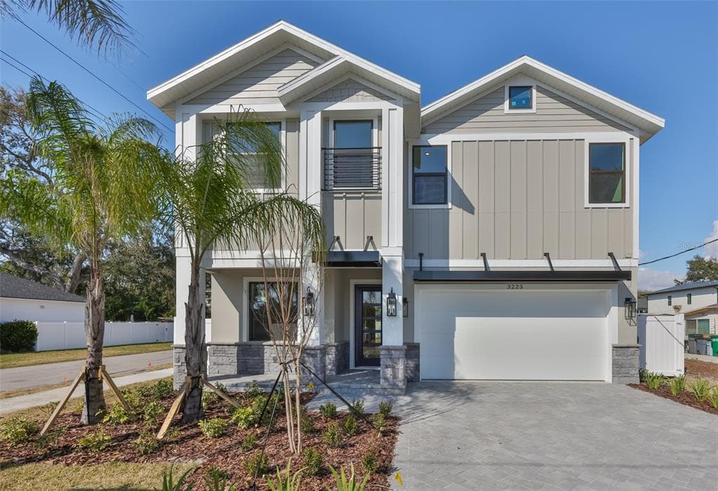 3223 W PAXTON AVENUE TAMPA, FL 33611