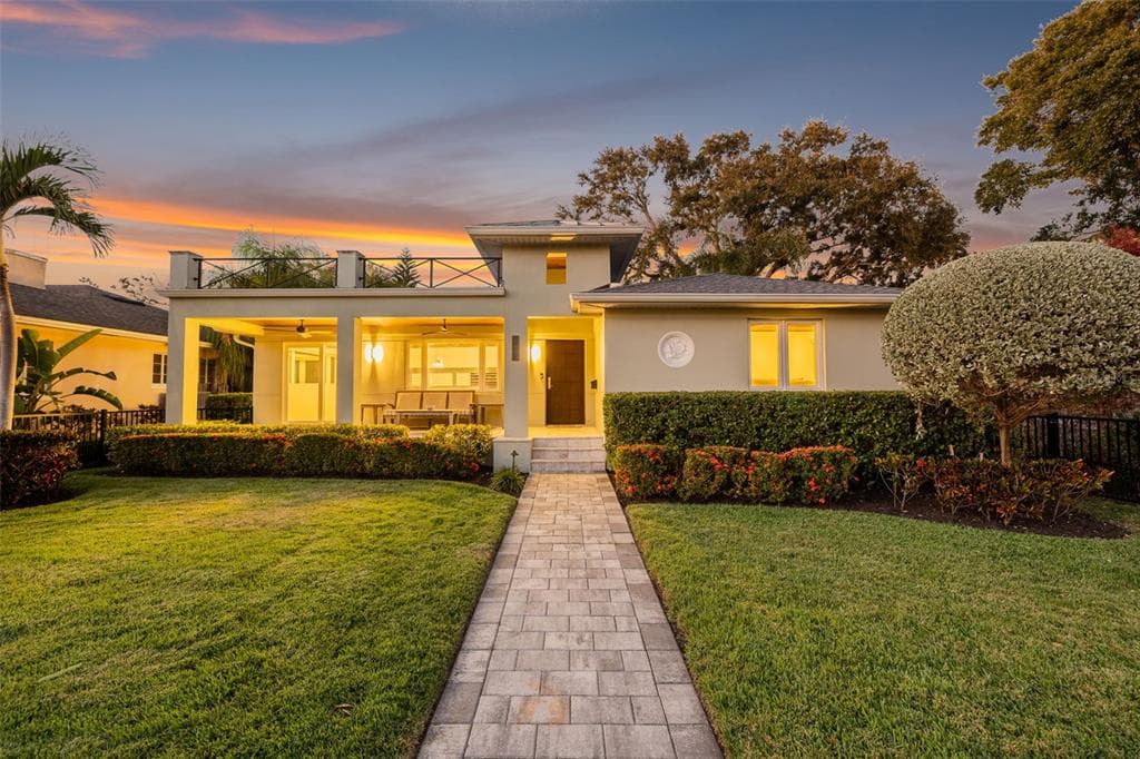 615 15TH AVENUE NE ST PETERSBURG, FL 33704