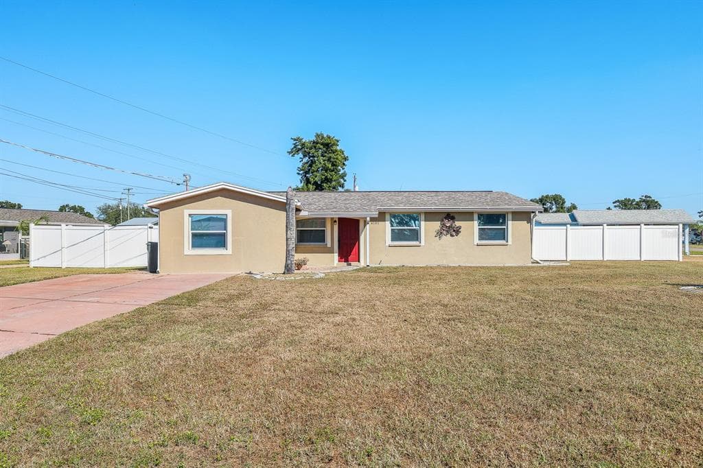 6101 FIREFLY LANE APOLLO BEACH, FL 33572