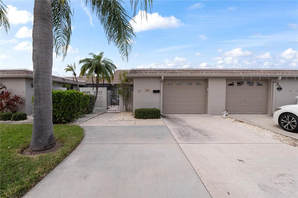517 BOCA CIEGA POINT BOULEVARD N