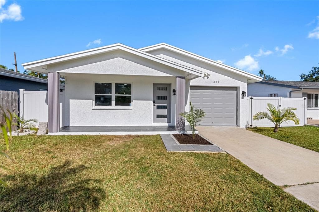 1861 SHORE ACRES BOULEVARD NE ST PETERSBURG, FL 33703