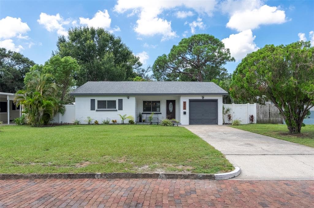 5840 DARTMOUTH AVENUE N ST PETERSBURG, FL 33710