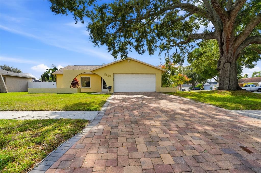 5425 PENTAIL CIRCLE TAMPA, FL 33625