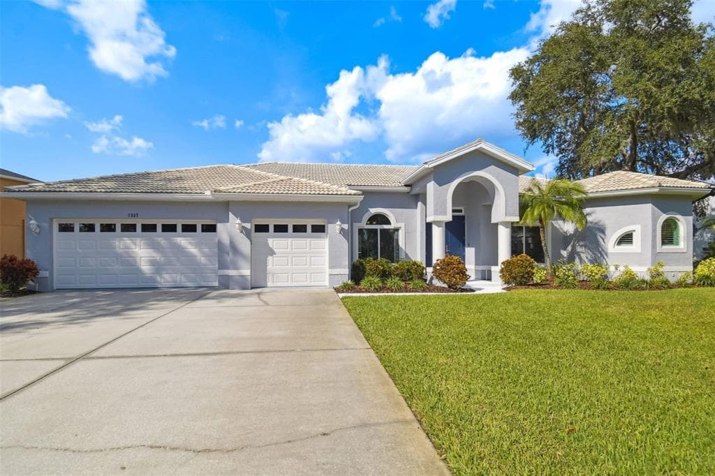 1337 FISHING LAKE DRIVE ODESSA, FL 33556