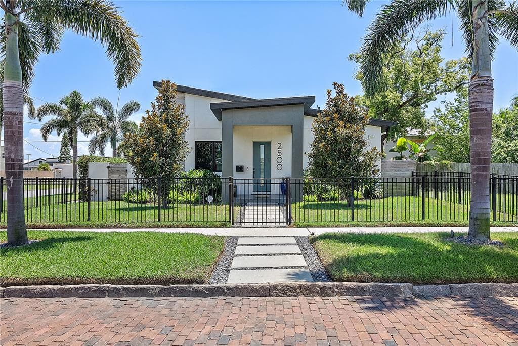 2500 4TH AVENUE S ST PETERSBURG, FL 33712