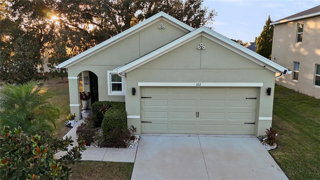 102 CINNAMON BARK PLACE VALRICO, FL 33594