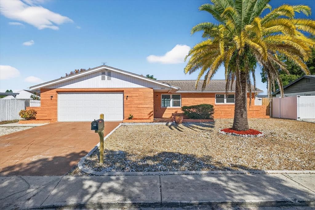 6923 TIERRA VERDE STREET PORT RICHEY, FL 34668