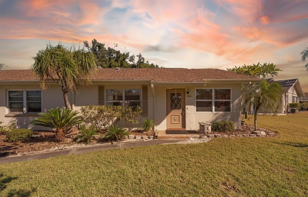 2205 GRENADIER DRIVE SUN CITY CENTER, FL 33573
