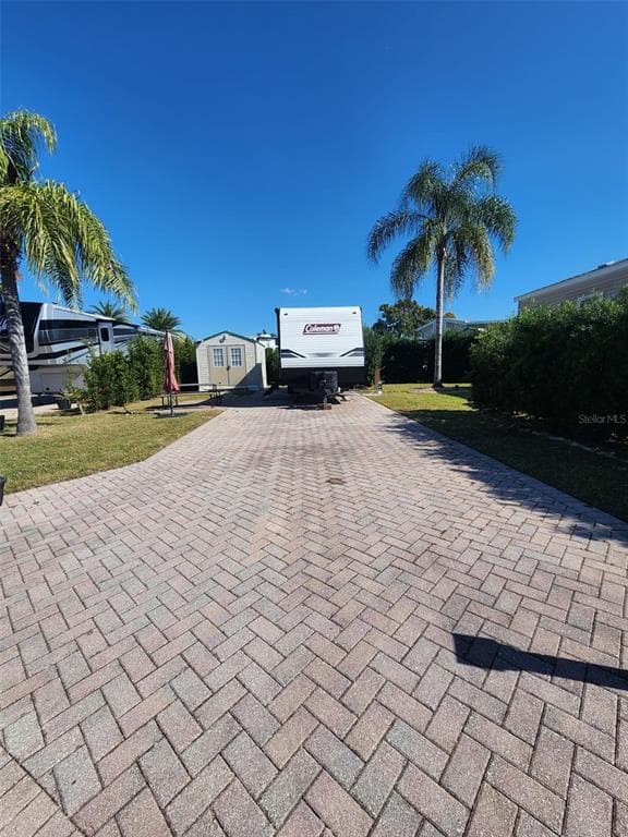2418 LIMEWOOD AVENUE UNIT 302 CLERMONT, FL 34714