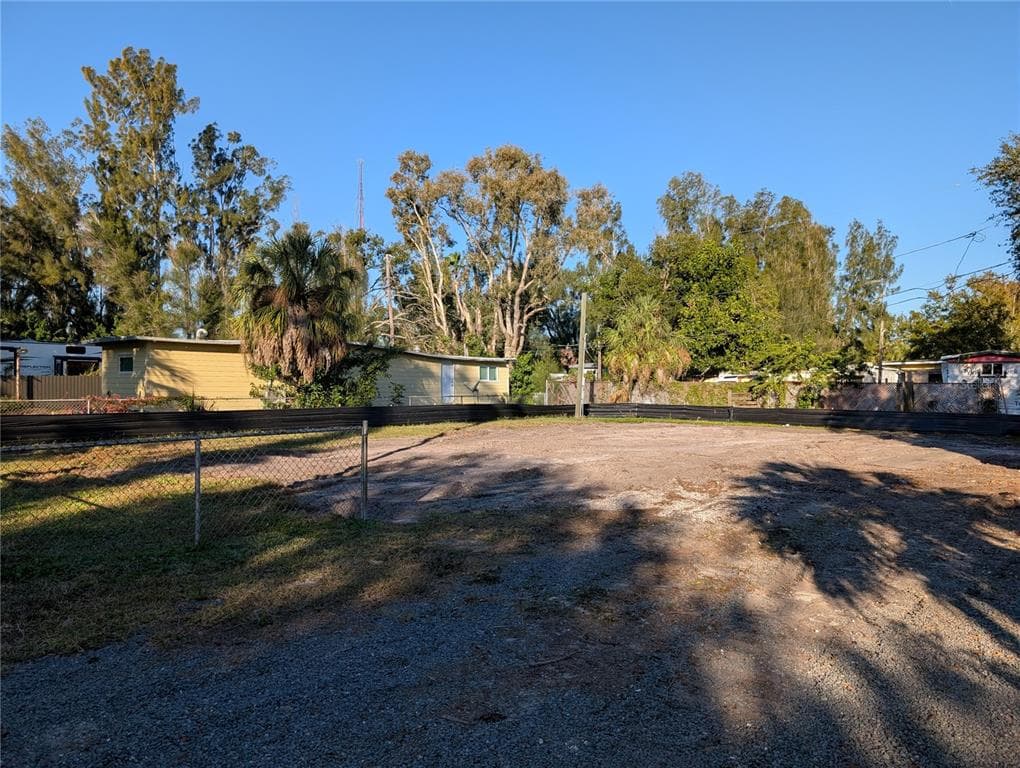 1331 MENTONE DRIVE NE