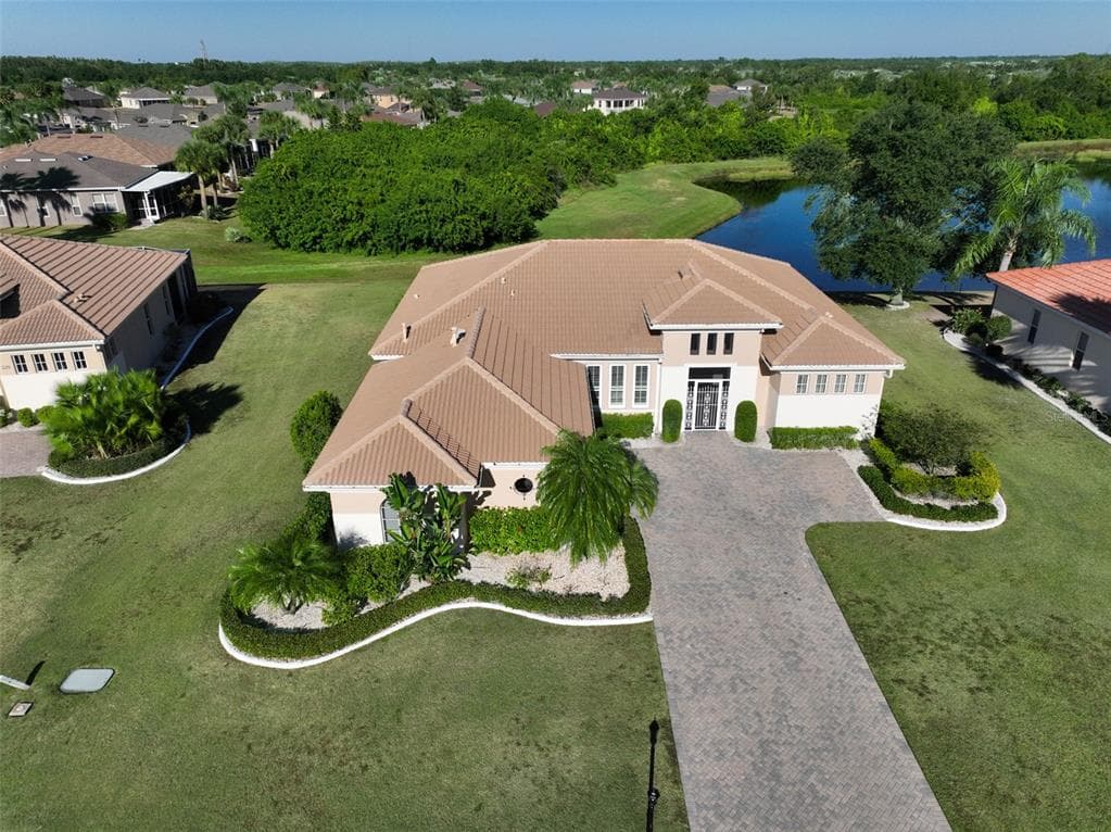 327 NOBLE FAIRE DRIVE SUN CITY CENTER, FL 33573