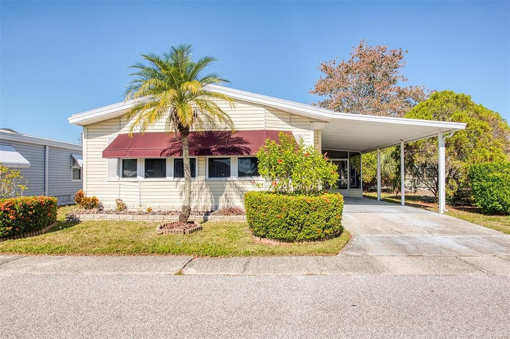 8 PELICAN DRIVE N OLDSMAR, FL 34677