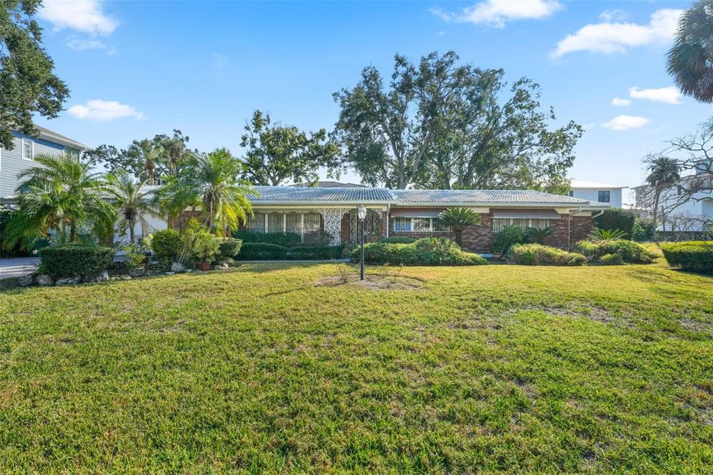 5026 W LONGFELLOW AVENUE TAMPA, FL 33629