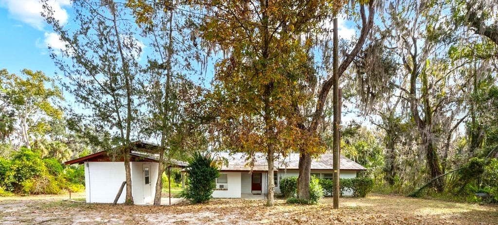 17466 LAKE IOLA ROAD DADE CITY, FL 33523
