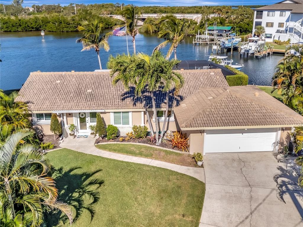 10432 SANDPIPER ROAD W BRADENTON, FL 34209