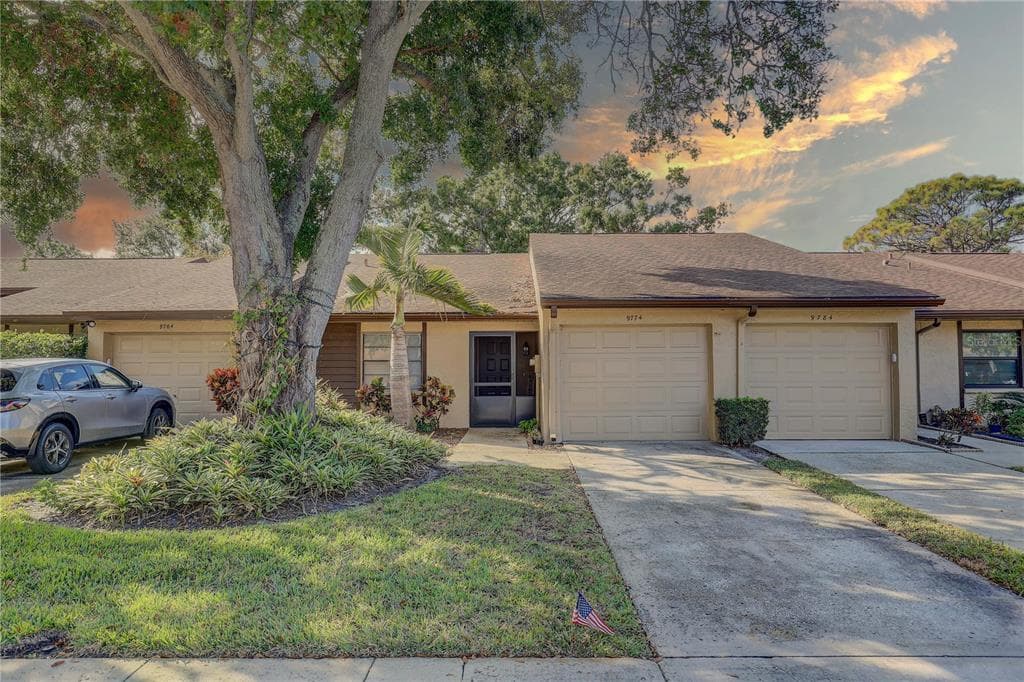 9774 LAKE SEMINOLE DRIVE E LARGO, FL 33773