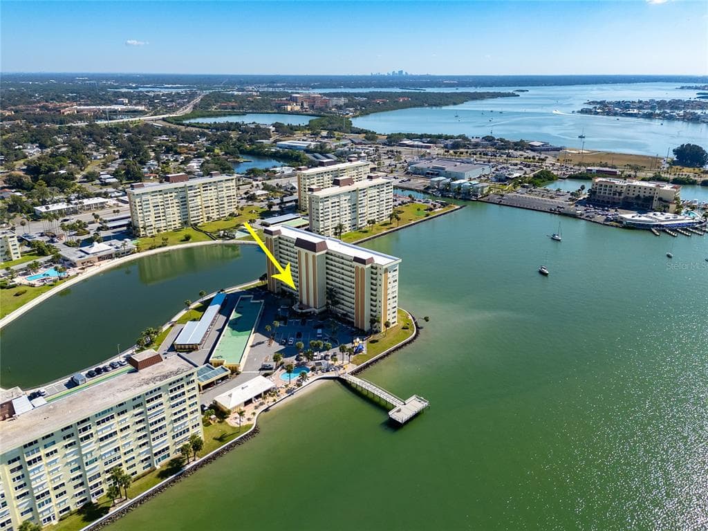 4775 COVE CIRCLE UNIT 203 ST PETERSBURG, FL 33708