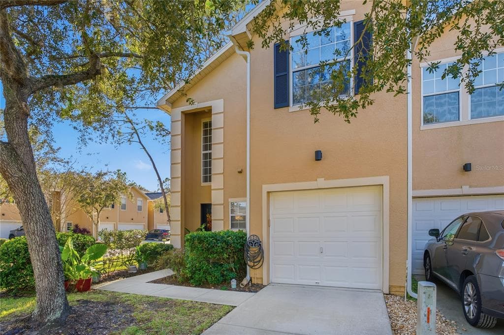 16302 NEWBURY PALMS COURT TAMPA, FL 33647