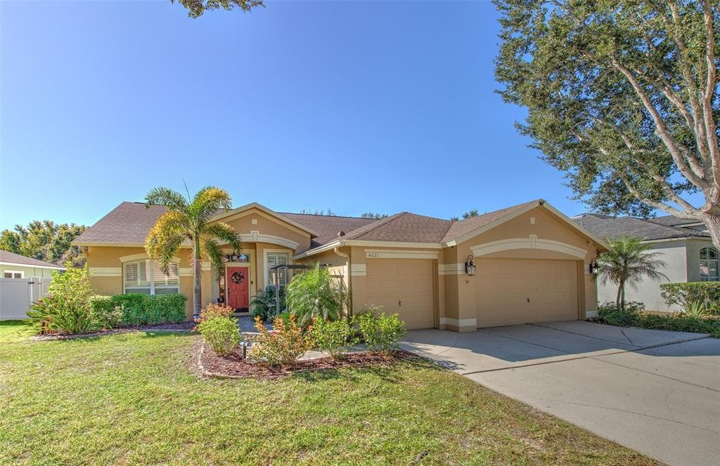 4621 RIVER CLOSE BOULEVARD VALRICO, FL 33596