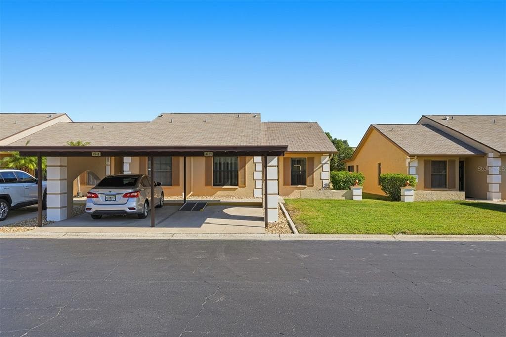 4739 SUNNY LOOP UNIT 4739 HOLIDAY, FL 34690
