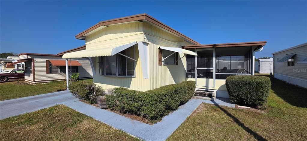 37113 LOIS AVENUE ZEPHYRHILLS, FL 33542